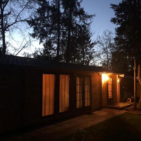Villa 3 Slaapkamer Blokhut Met Opgemaakte Bedden Putten Exterior foto