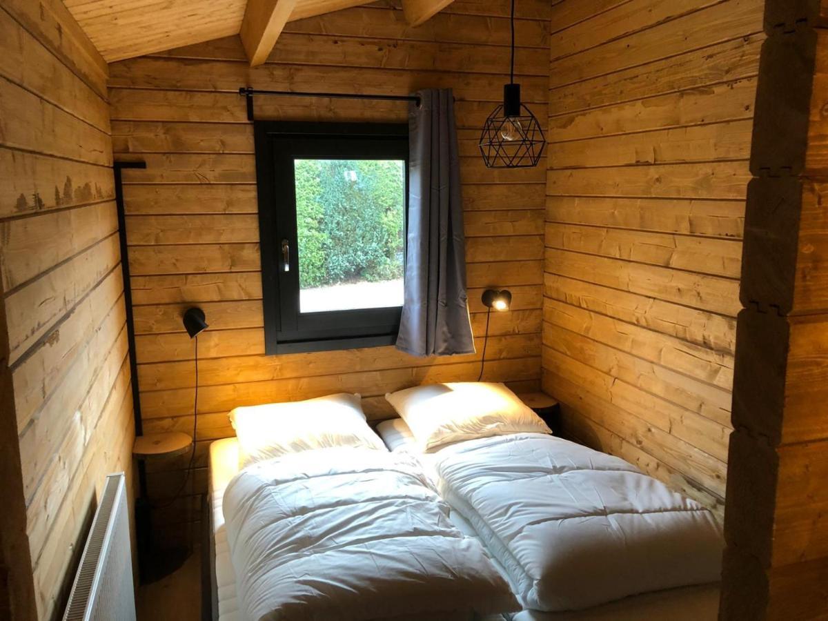 Villa 3 Slaapkamer Blokhut Met Opgemaakte Bedden Putten Exterior foto
