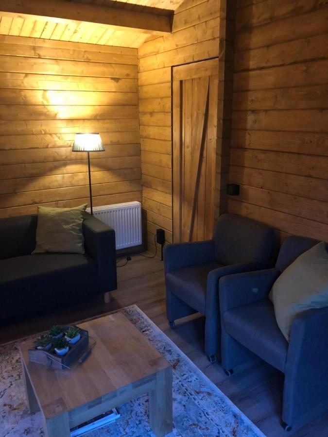 Villa 3 Slaapkamer Blokhut Met Opgemaakte Bedden Putten Exterior foto