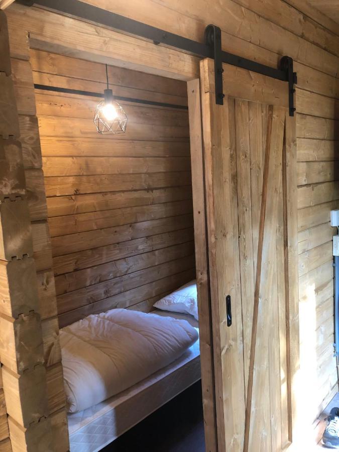Villa 3 Slaapkamer Blokhut Met Opgemaakte Bedden Putten Exterior foto